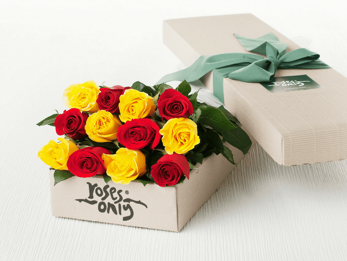 12 MIXED RED & YELLOW ROSES GIFT BOX