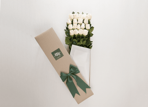 18 White Cream Roses Gift Box & Chocolates