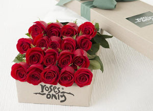 18 Red Roses Valentines Gift Box