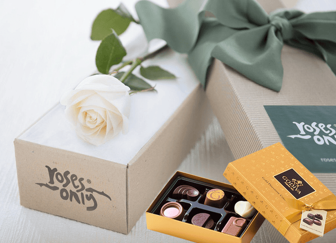 Single White Cream Rose Gift Box & Chocolates